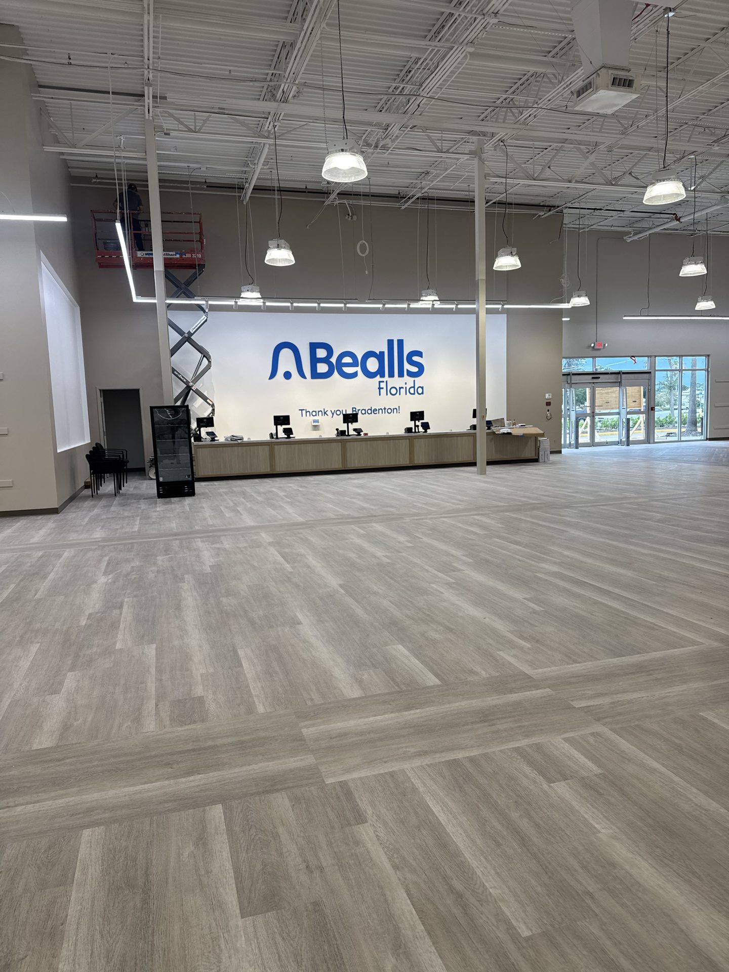Completed Bealls Florida #63 store build-out in Bradenton